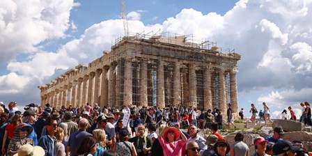 سونامی در آتن!