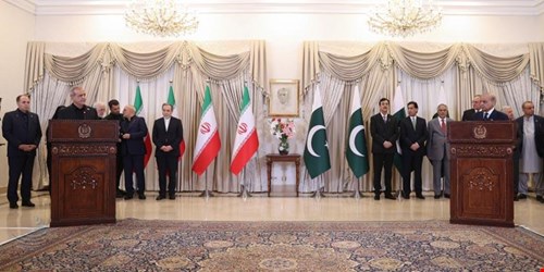 برای ایجاد فهم مشترک و معماری جدید امنیتی در منطقه دست دوستی به سوی کشورهای اسلامی دراز می‌کنیم
