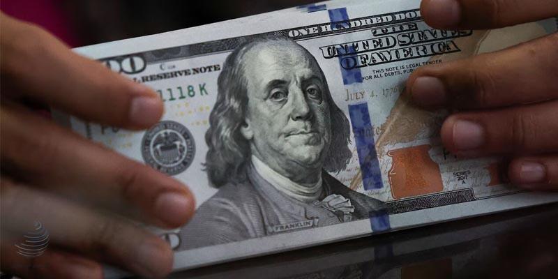 بانک‌های مرکزی در اندیشه کاهش ذخایر دلاری؛ اسکناس سبز از سکه می‌افتد